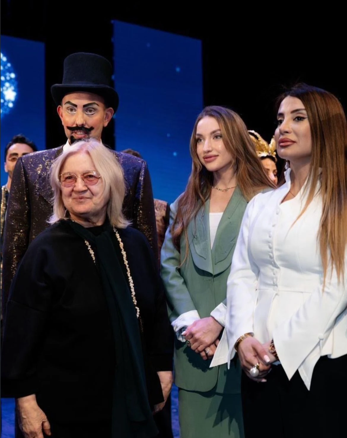Prezidentin qızı və gəlini tamaşa nümayişində — 2