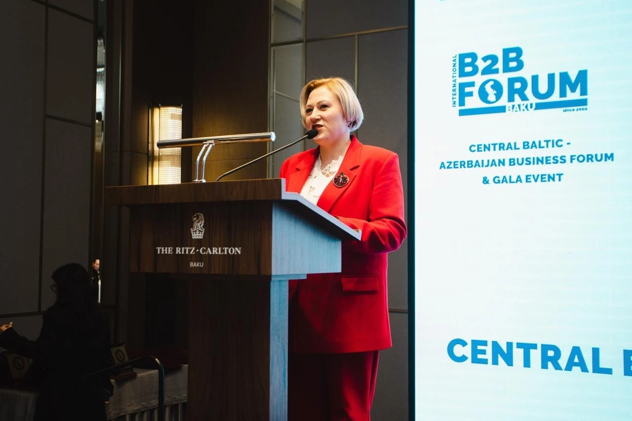 "Azərbaycan ürəkləri açır": Liqa Sıçeva, Latviya Ticarət və Sənaye Palatasının Azərbaycandakı nümayəndəsi — 1