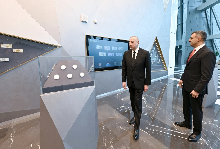 Prezident Mərkəzi Bankın yeni binasının açılışında — 9
