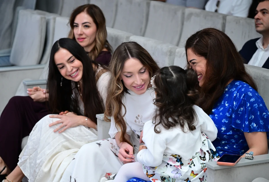 Leyla Əliyeva və Alona Əliyeva konsertdə 