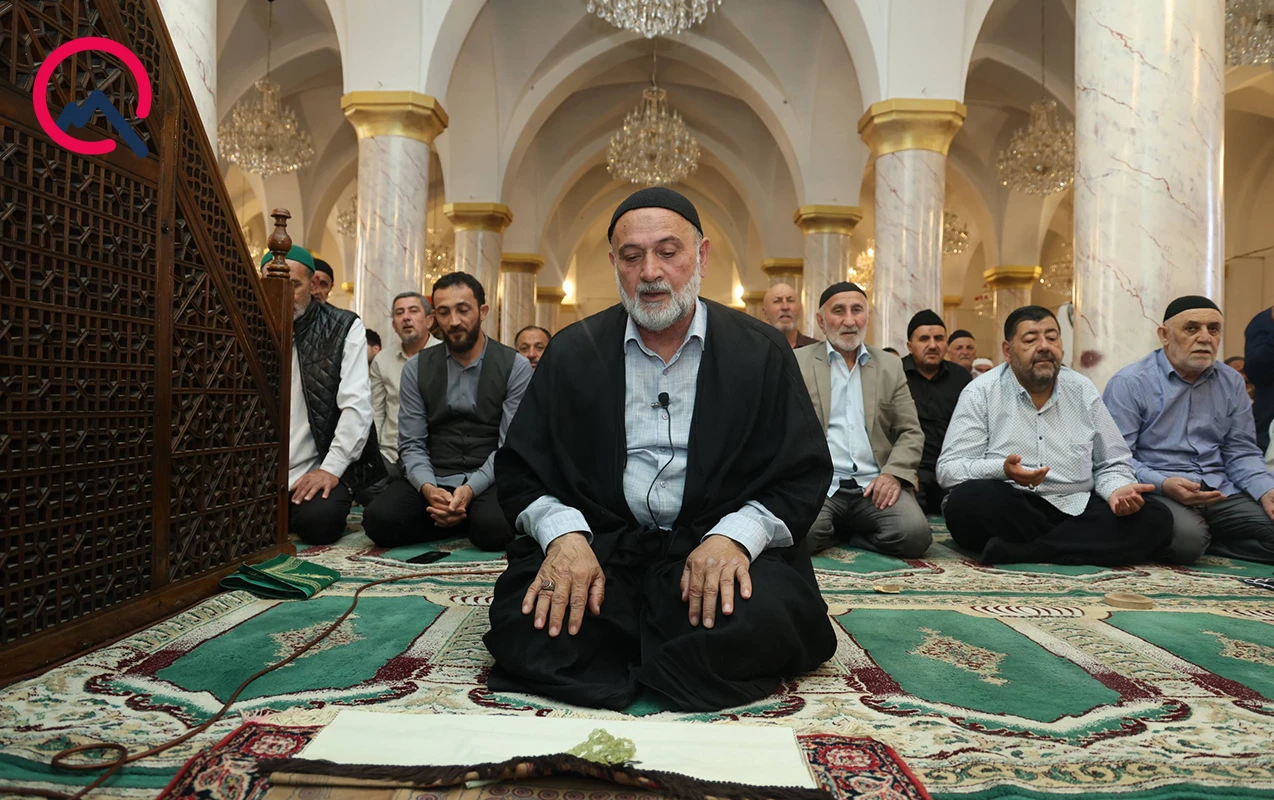 Bayram namazı qılındı