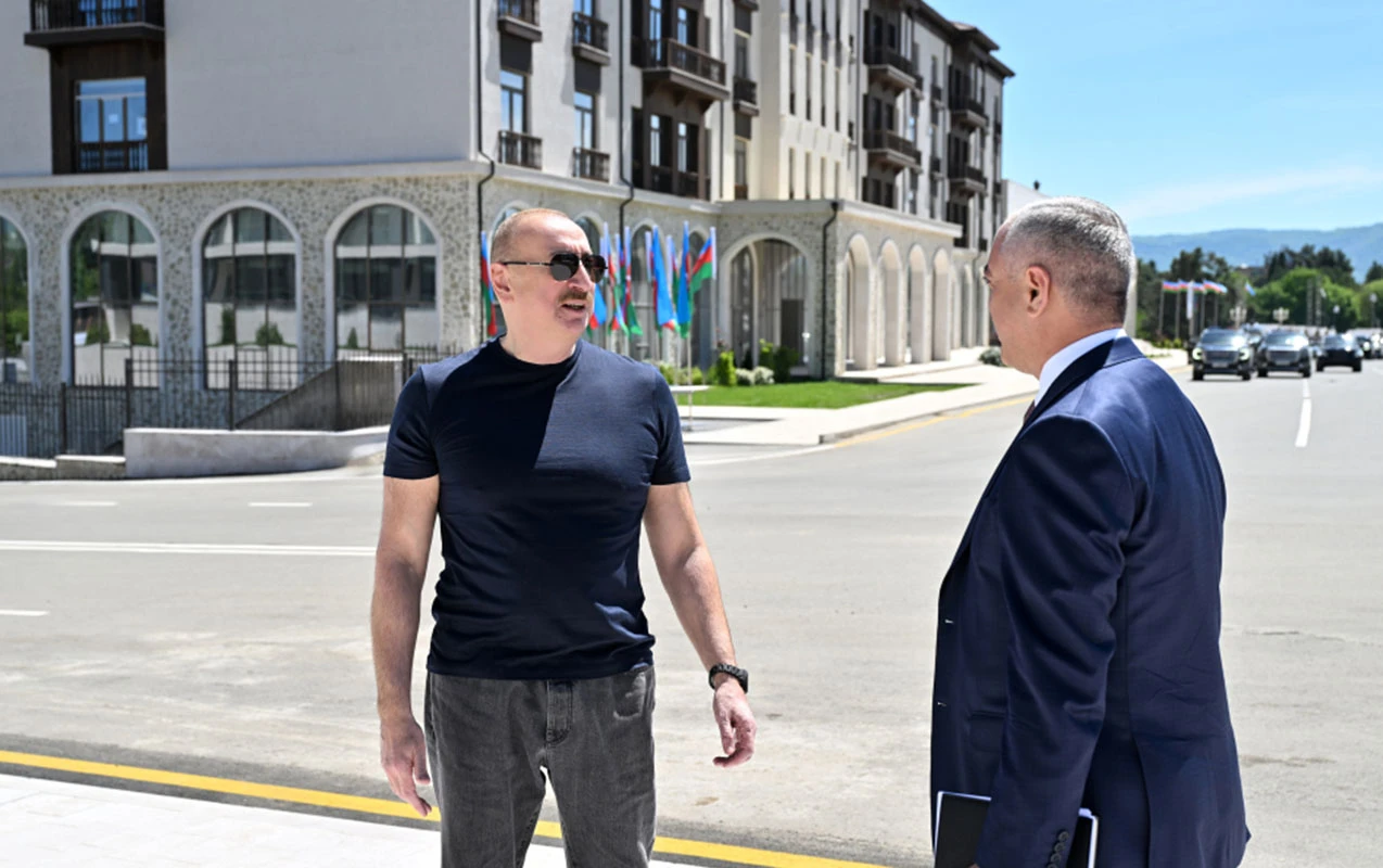 İlham Əliyev Xankəndidə açılışlarda