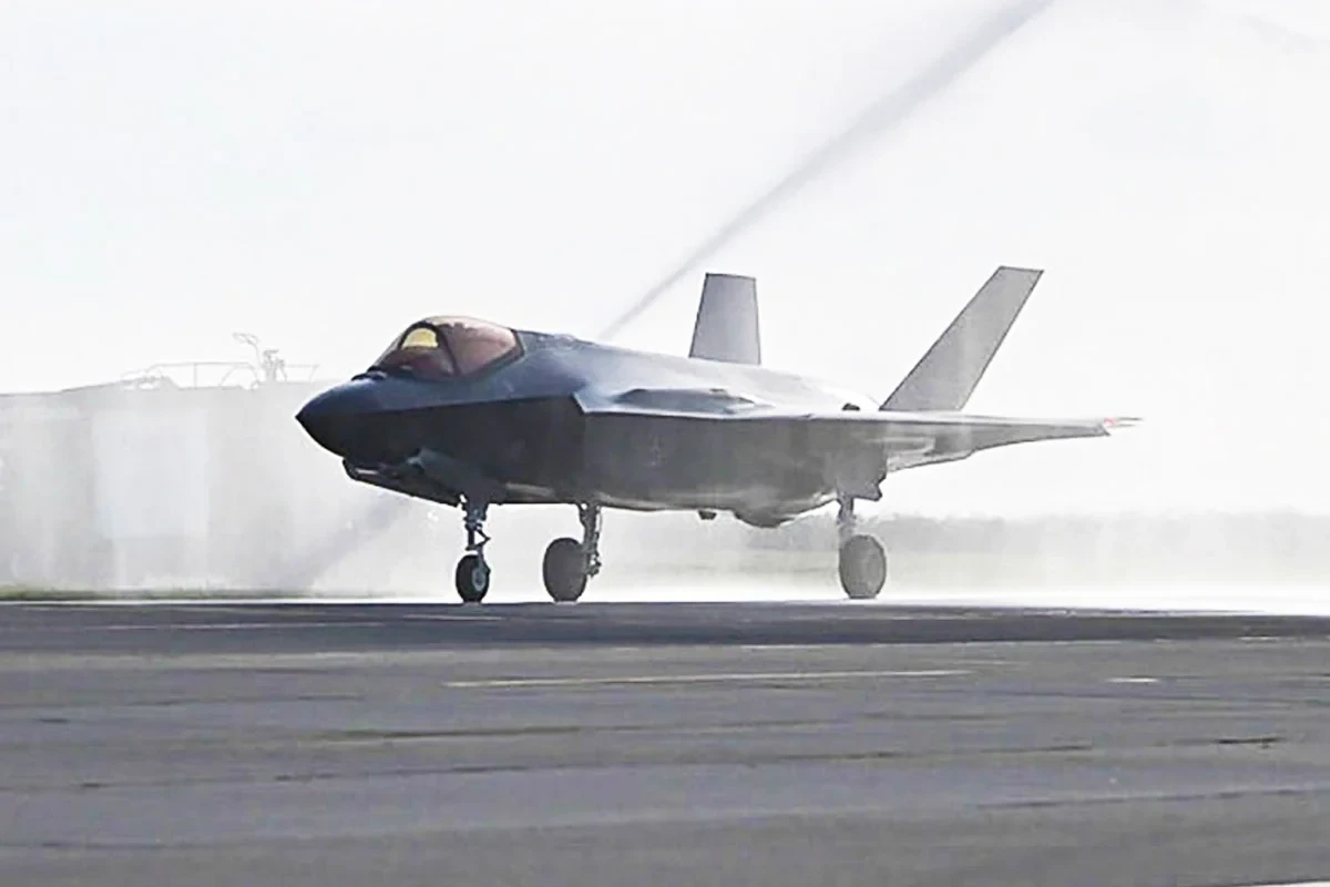 Polşaya ilk "F-35" qırıcıları təhvil verilib