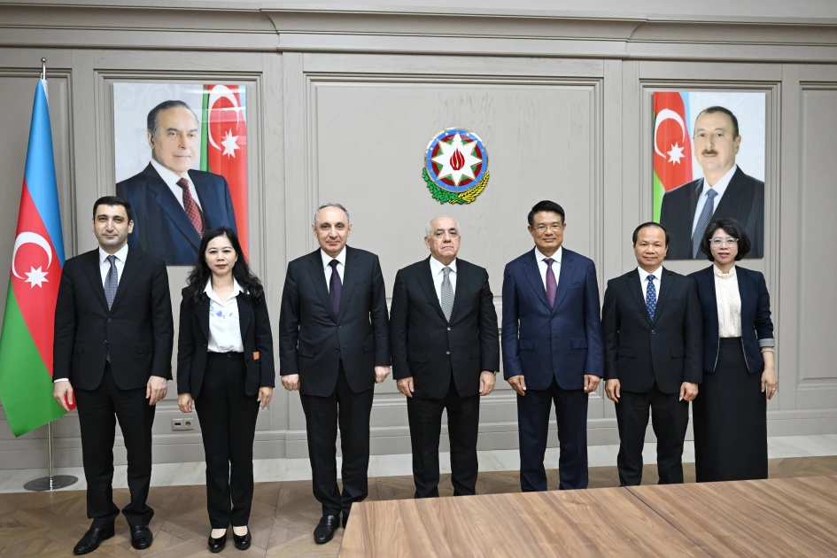 Baş nazir Vyetnamın Baş prokuroru ilə görüşdü