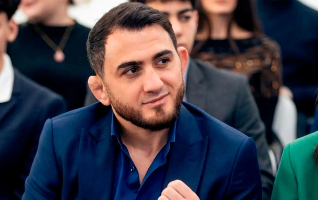 “Bu yaşda uşaqlarla çalışmaq çətindir” - Hacı Əliyev