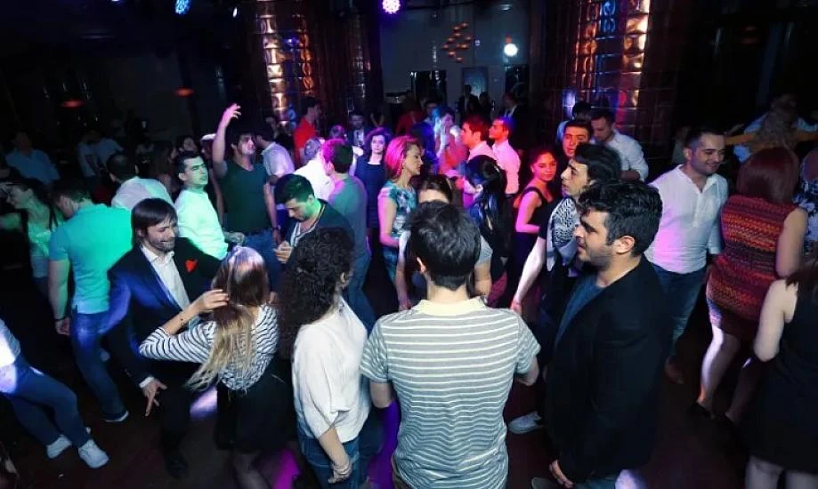 Bakıda gecə klubunda dava olub