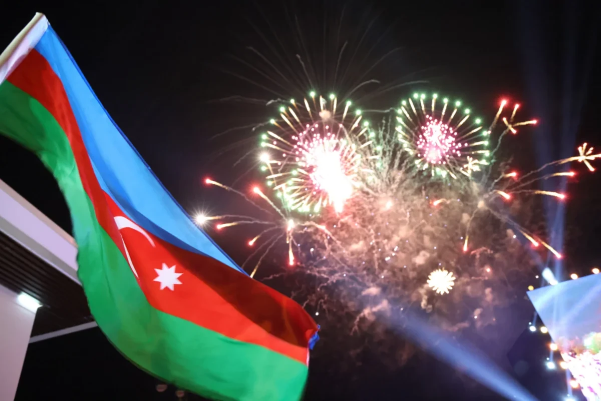 Bakıda atəşfəşanlıq oldu