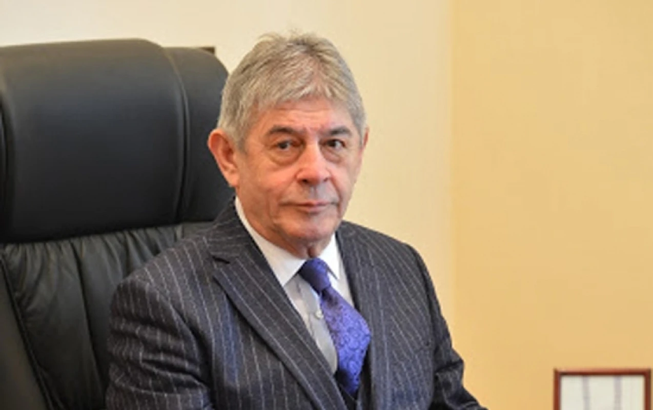 Prezident onu təltif etdi