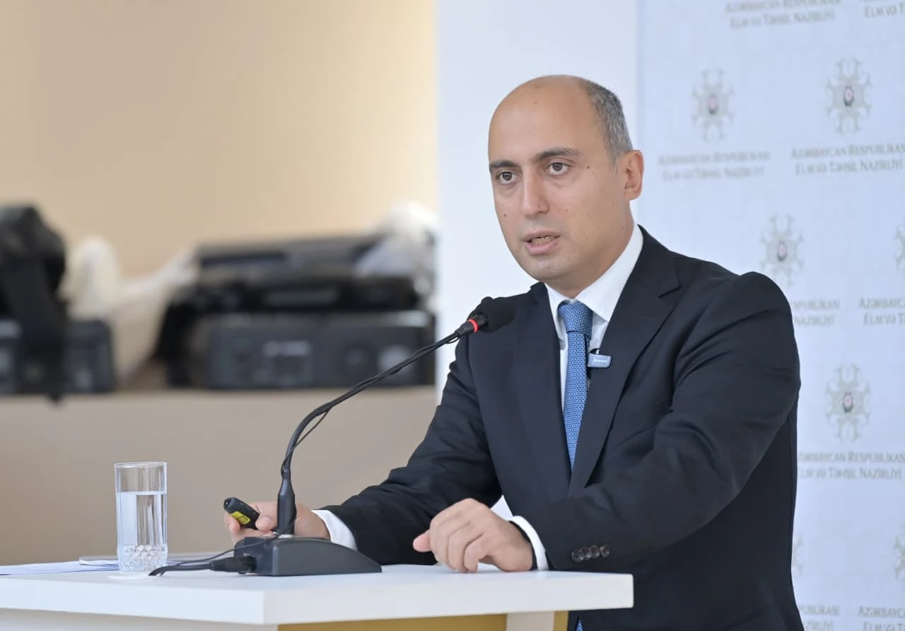 Müəllimlərin əməkhaqqısına 35% əlavə edilib