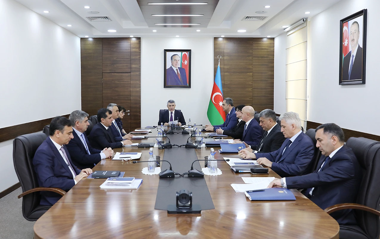İnam Kərimov iclas keçirdi