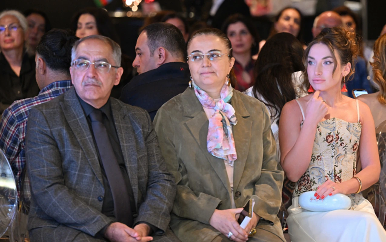 Alyona Əliyeva moda nümayişini izlədi