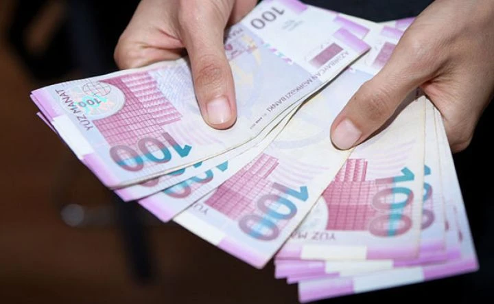 Bakıda işləyənlərin orta aylıq maaşı 1400 manata çatır