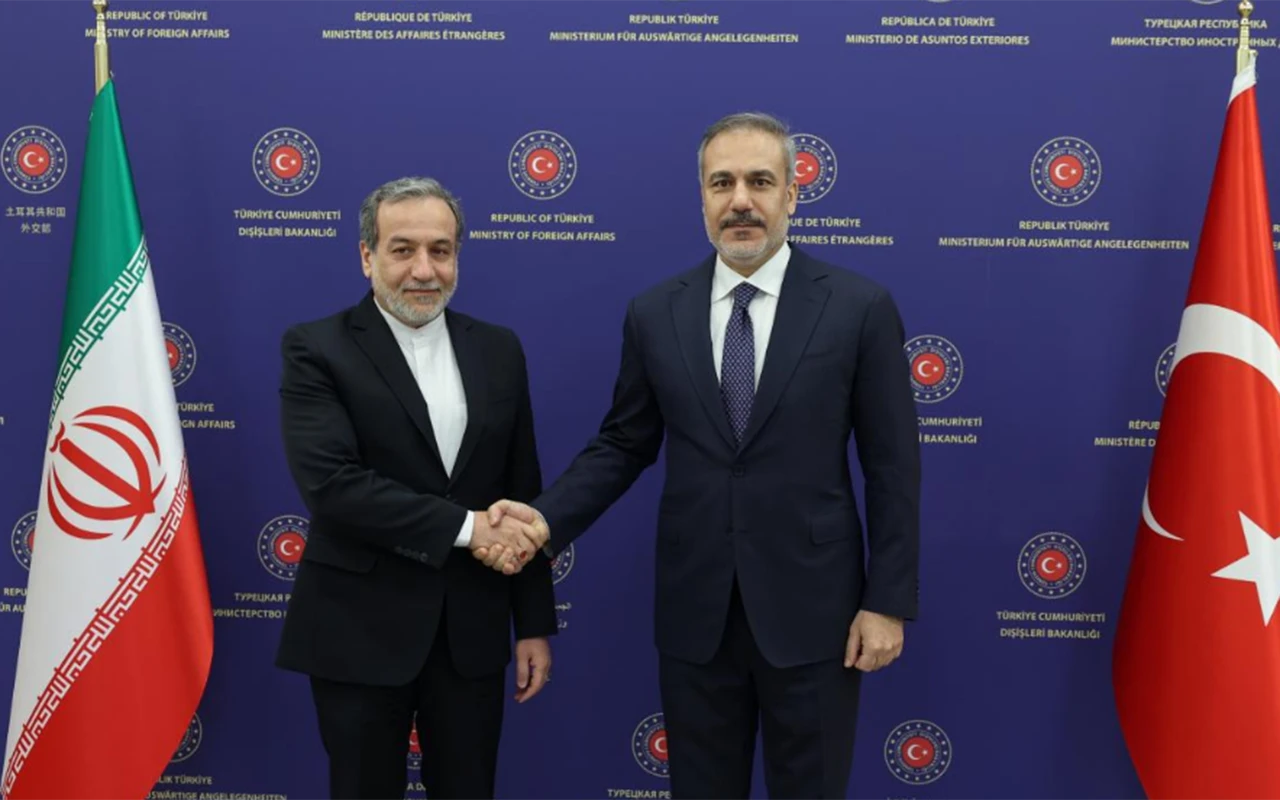 Hakan Fidan iranlı həmkarı ilə danışıb