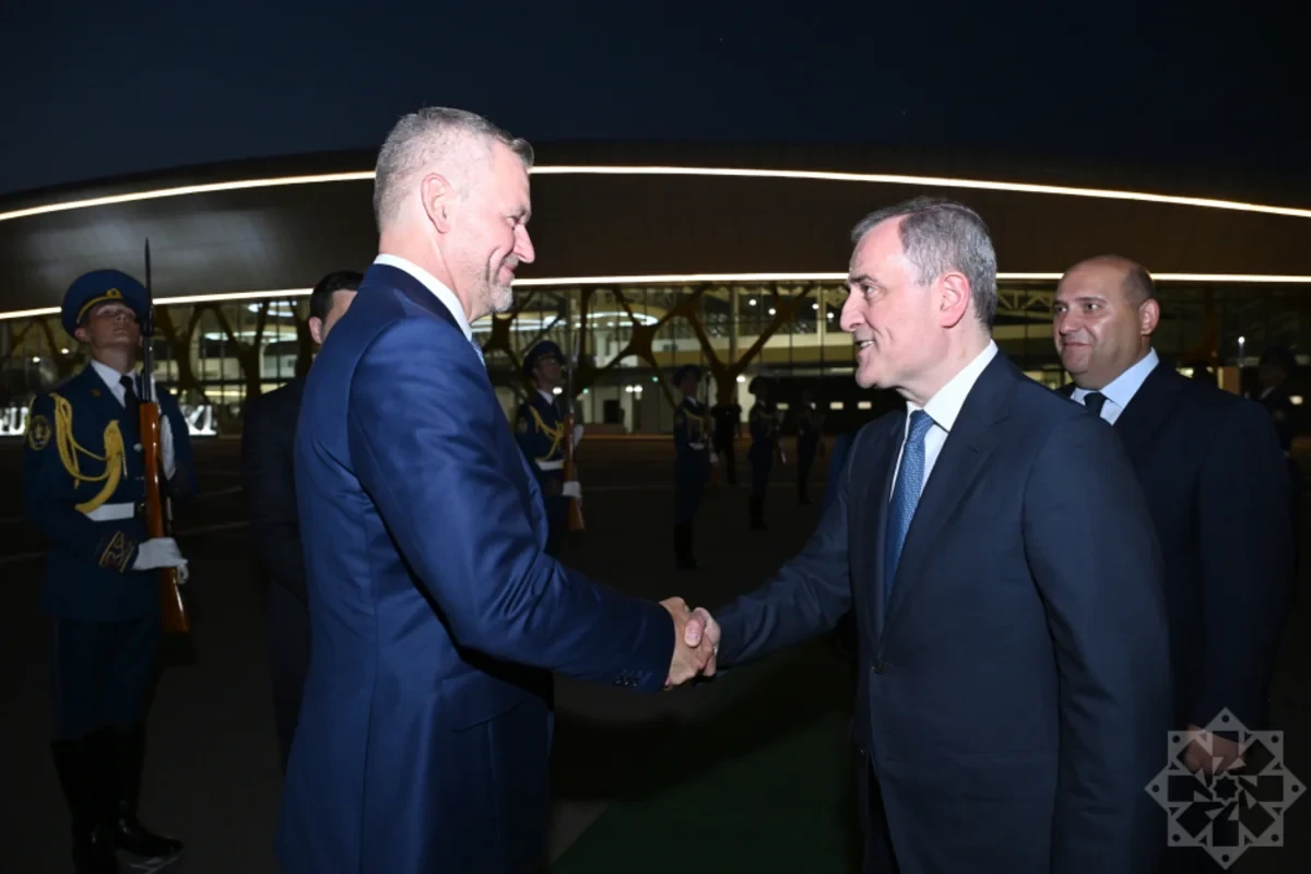 Pelleqrini təyyarə ilə Füzulidən Bakıya uçub