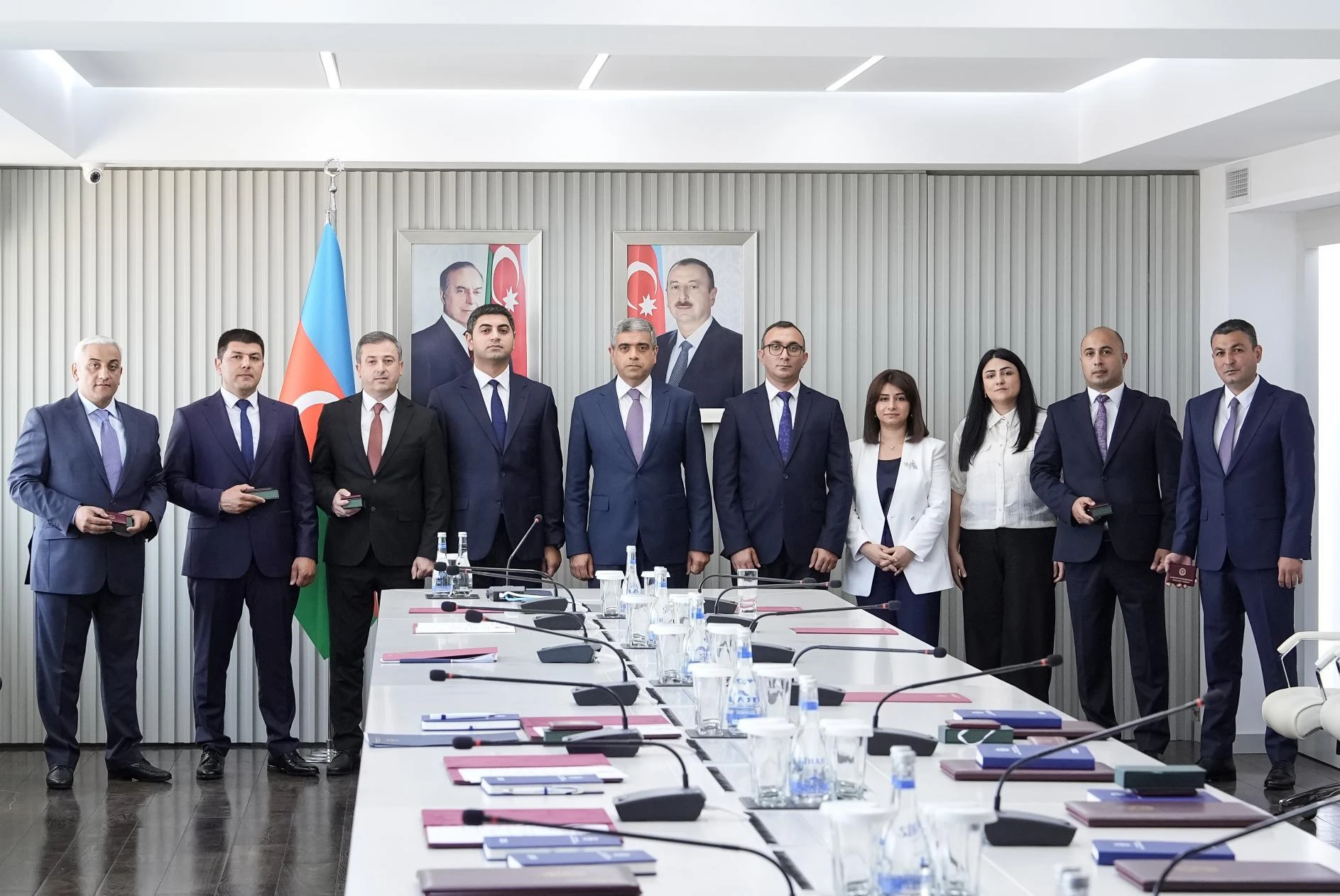 Təltif edilmiş əməkdaşlara vəsiqələr və medallar təqdim olundu