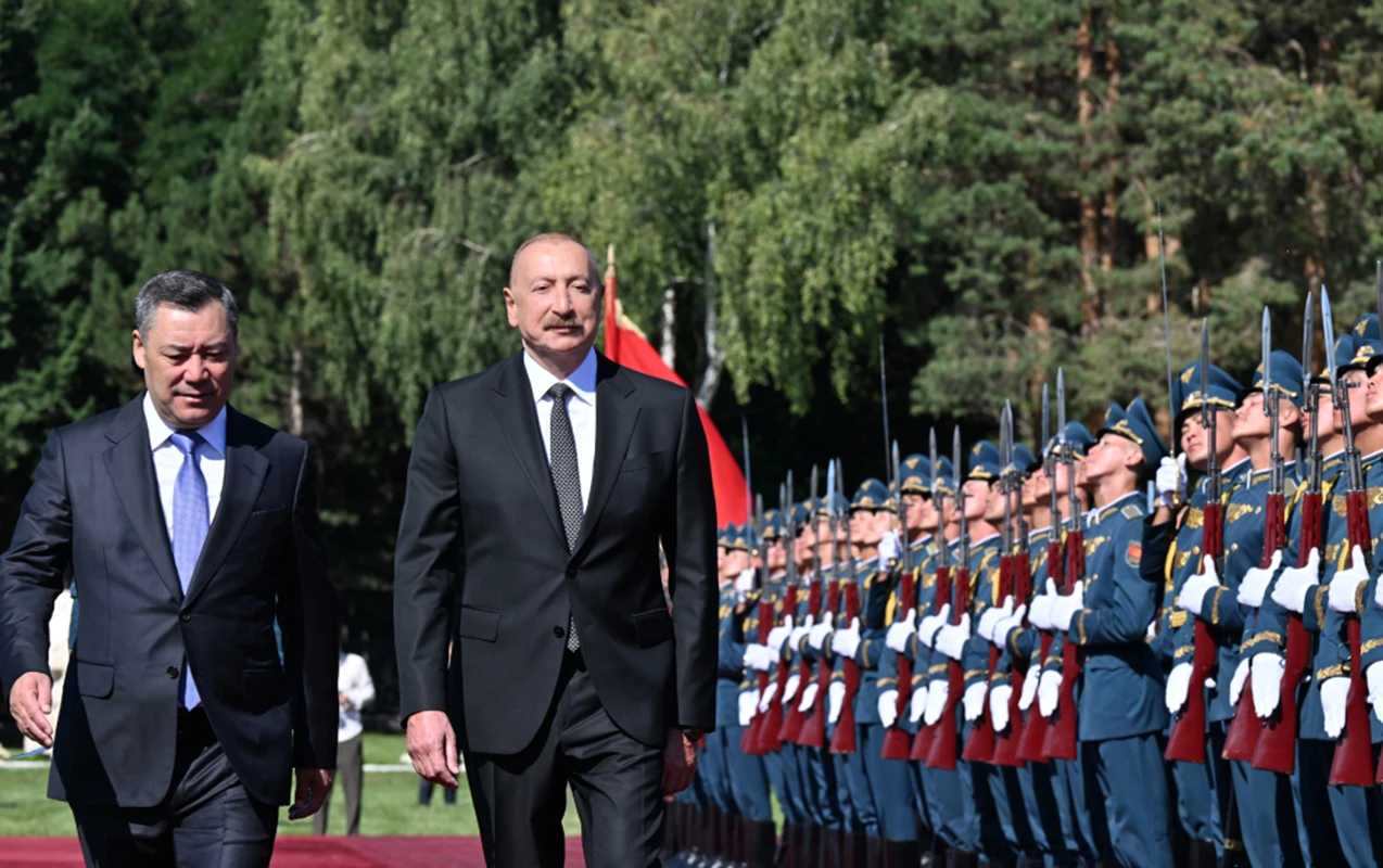 Prezident rəsmi qarşılandı
