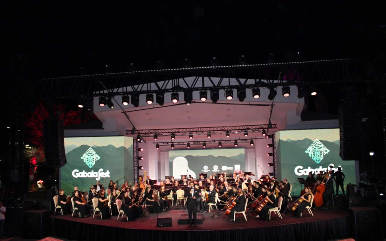 XV Qəbələ Beynəlxalq Musiqi Festivalı başa çatdı