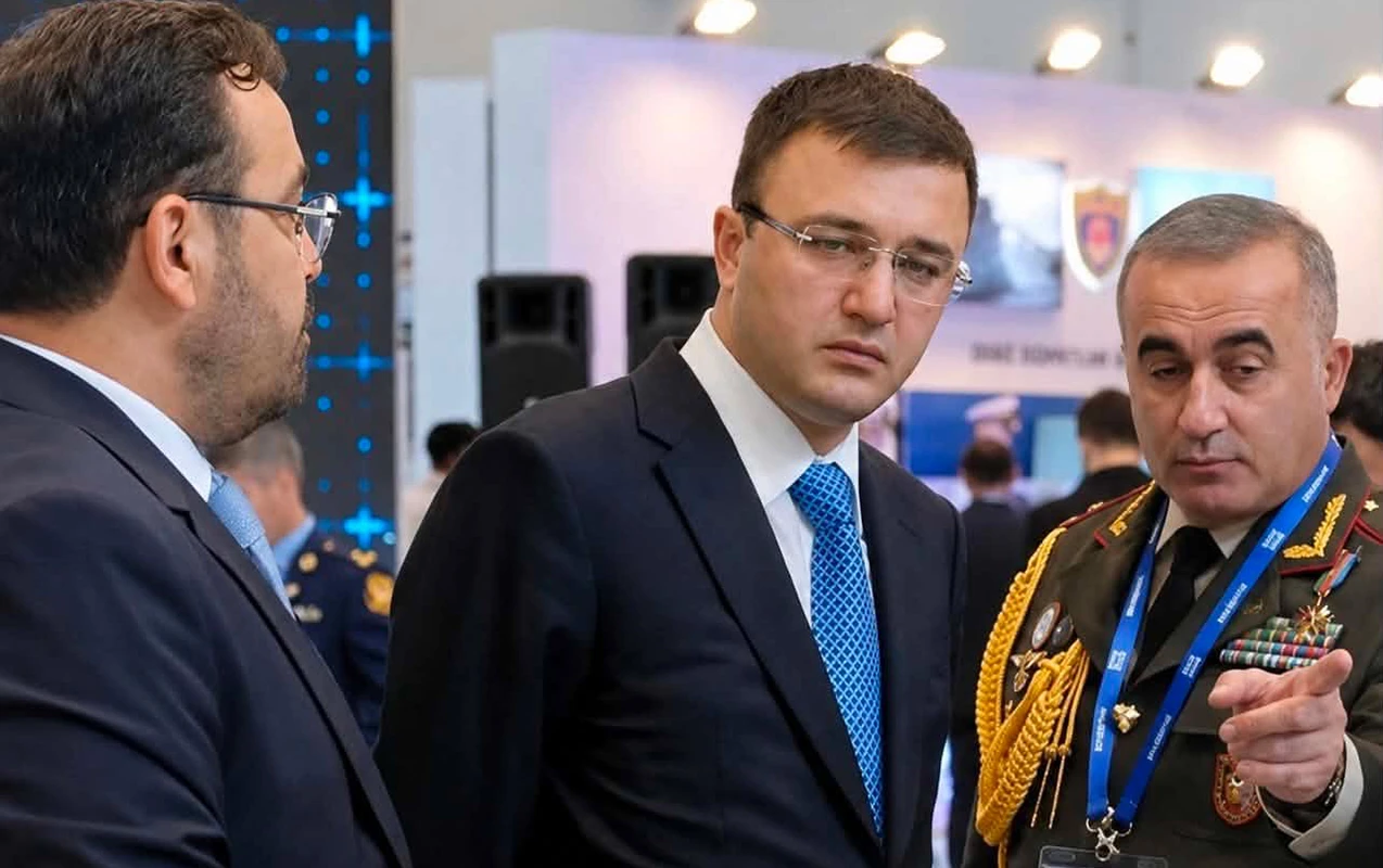Müdafiə nazirinin ən gənc müavini 40 yaşını qeyd edir