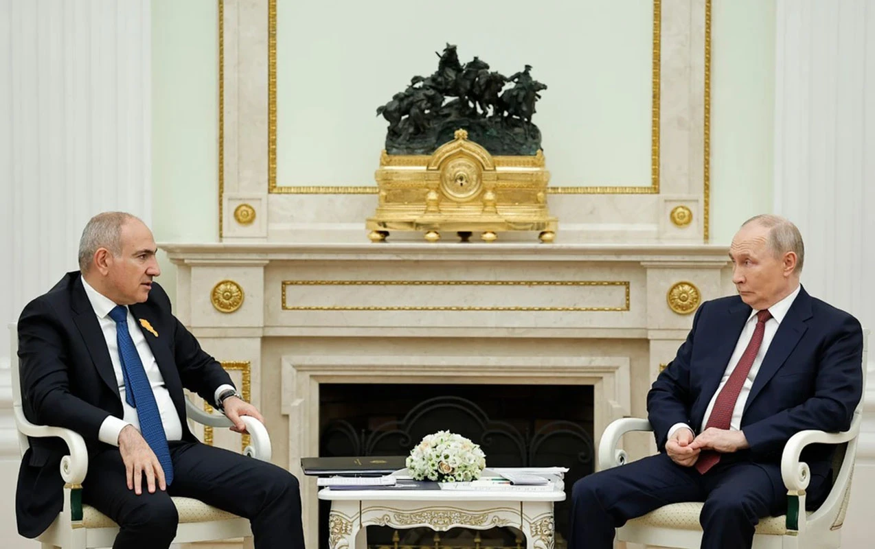 Putin Bişkekdə Paşinyanla görüşəcək