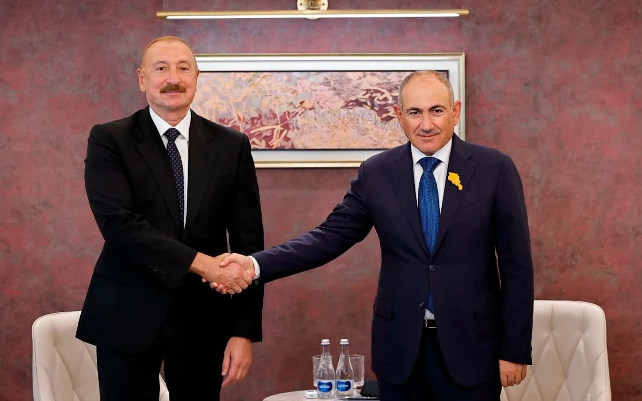 İlham Əliyev Paşinyanla görüşdü