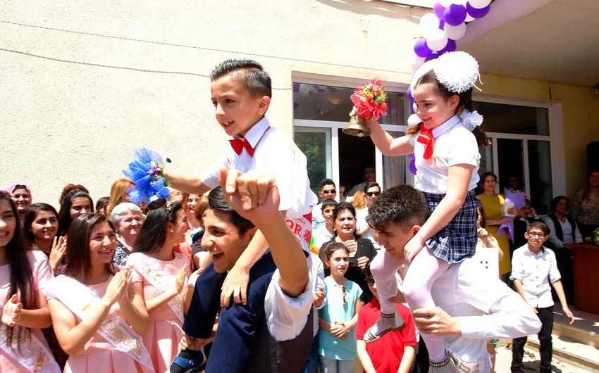 Bu məzunlar qızıl və gümüş nişanla təltif edildi