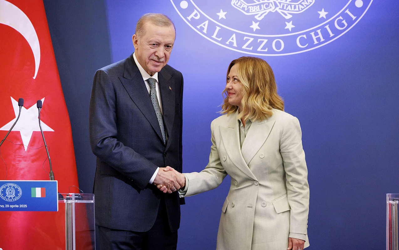 Ərdoğan da Melonini təbrik etdi