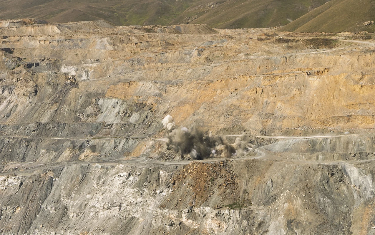 AzerGold” Söyüdlü qızıl yatağında ilk qazma-partlayış əməliyyatını həyata keçirdi
