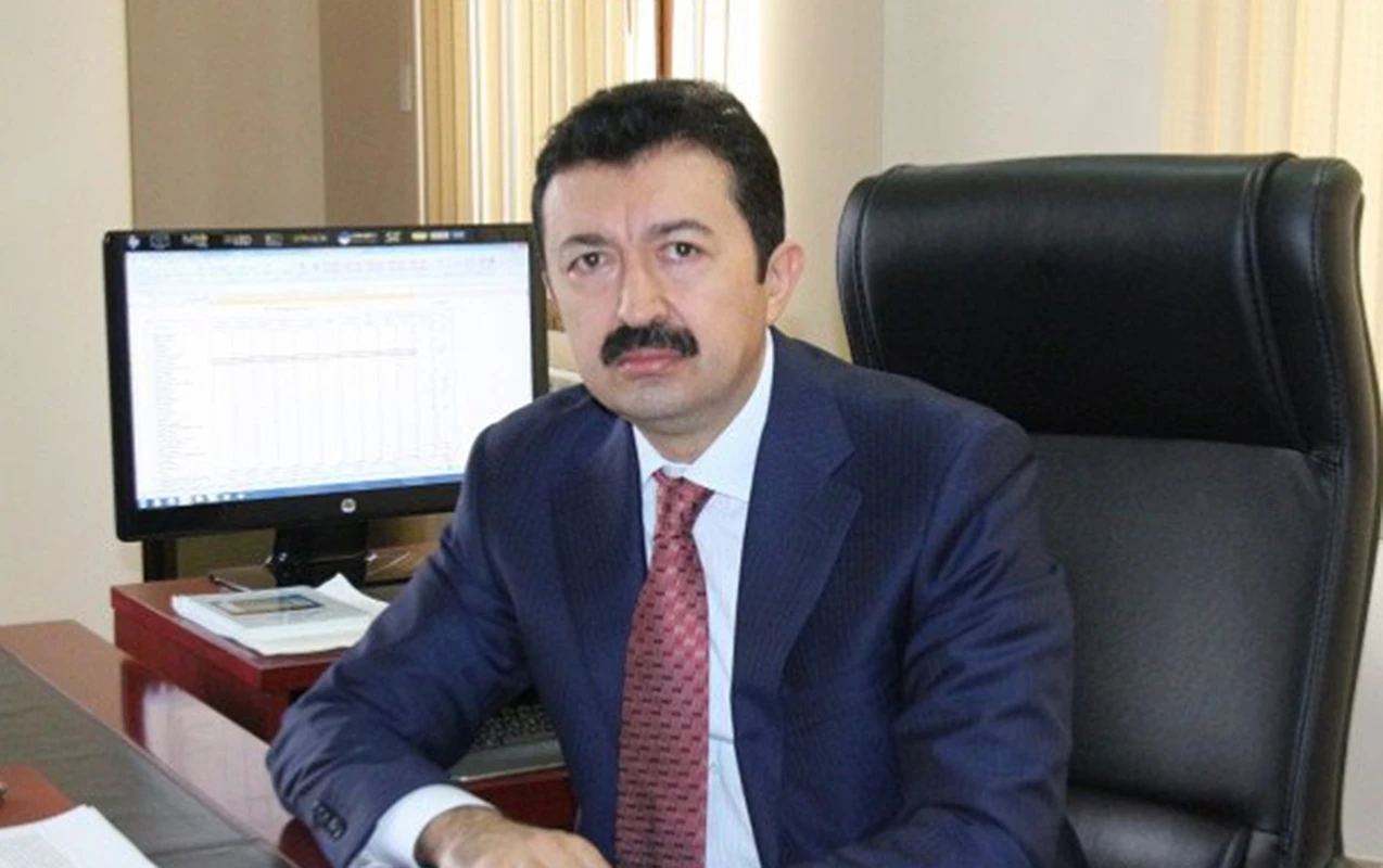 Fəxri Kazımov vəzifəsindən azad olundu