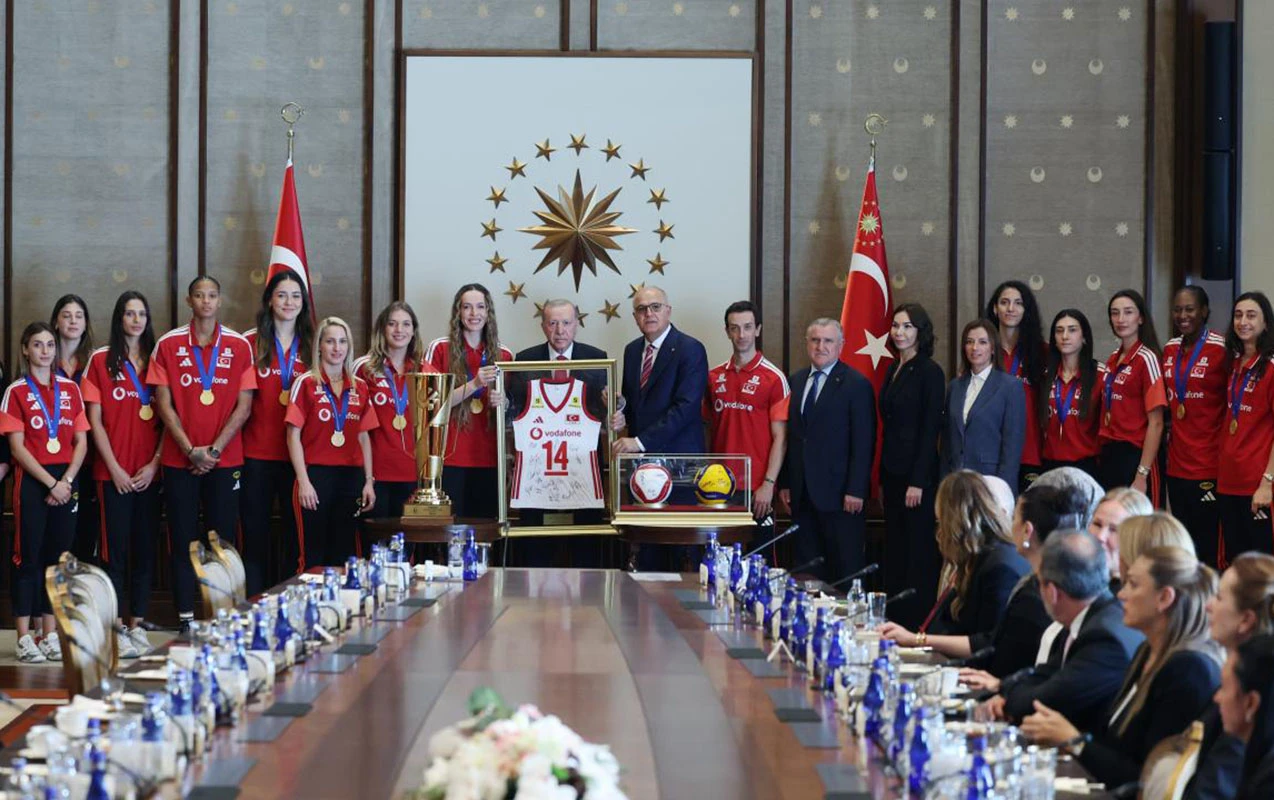 Ərdoğan “Filenin sultanları” ilə görüşdü