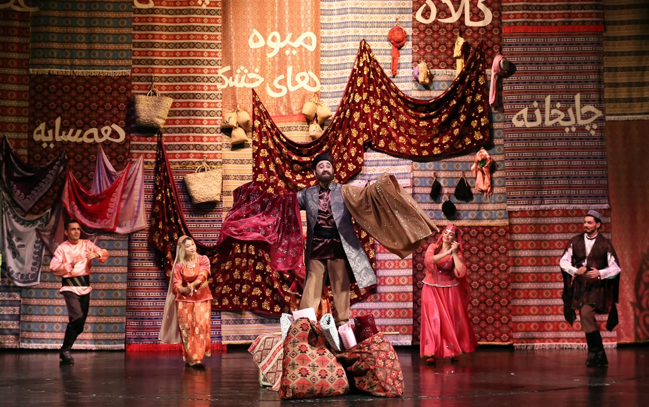 Gənc Tamaşaçılar Teatrında mövsümün açılışı anşlaqla keçdi