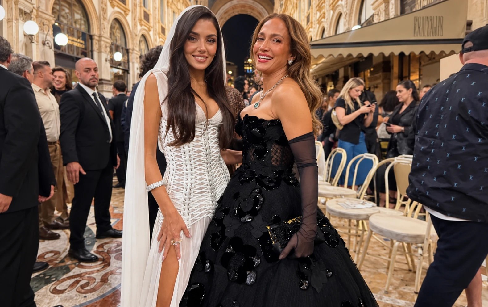 Hande Erçel Cennifer Lopezlə bir arada
