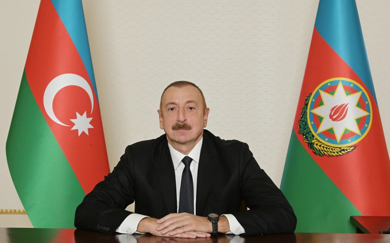 Əliyevin Putin və Pezeşkianla görüşü başladı