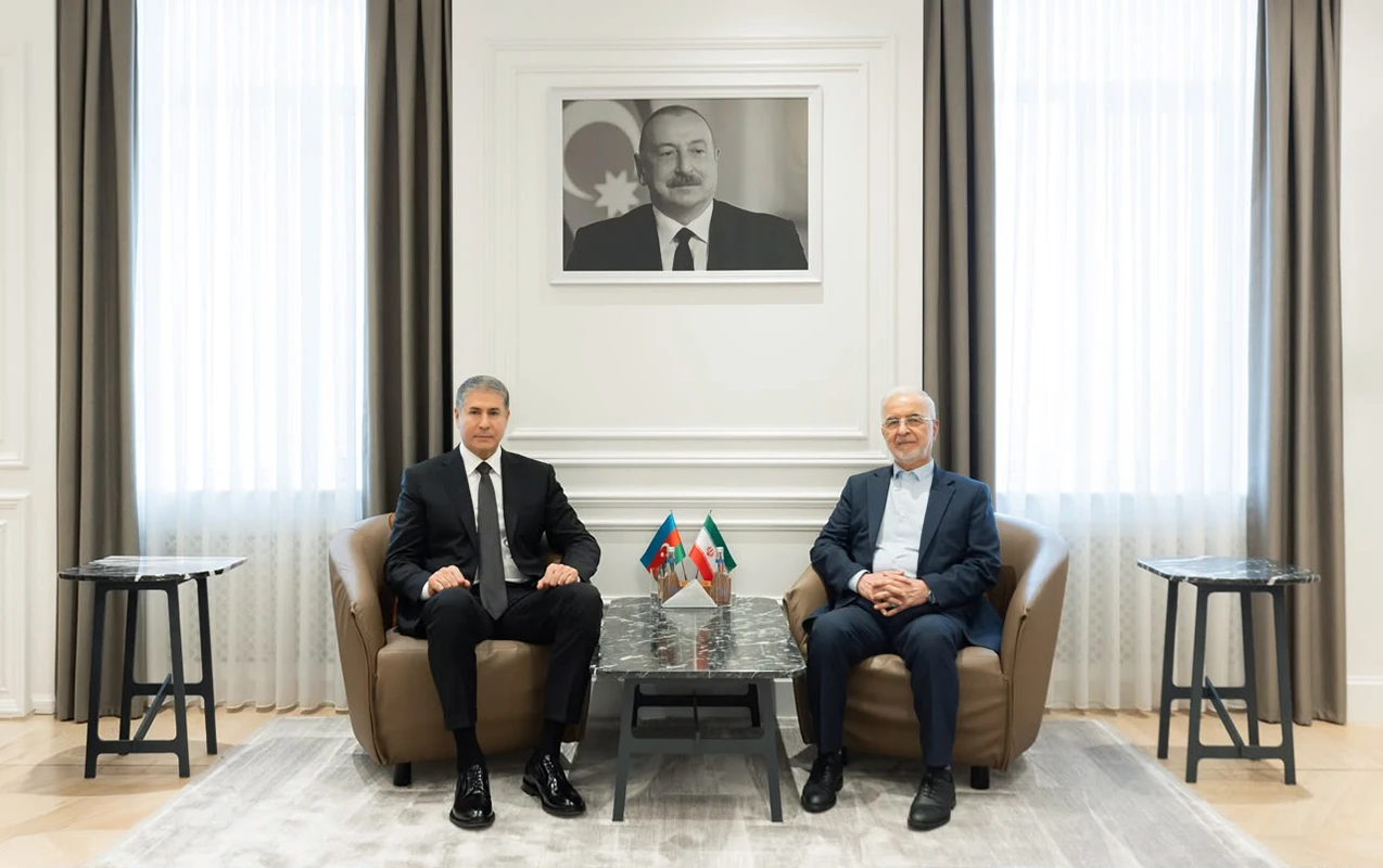 Vilayət Eyvazov iranlı həmkarı ilə görüşdü