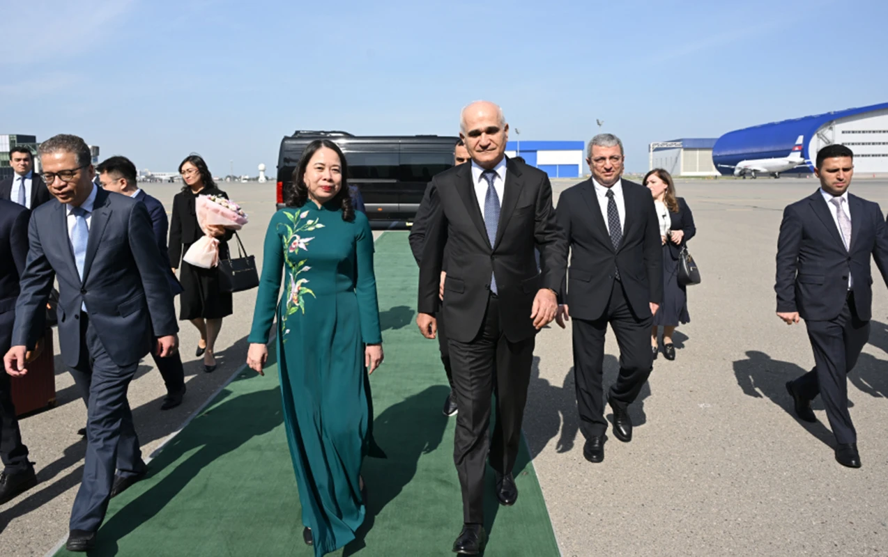 O da tədbirdə iştirak etmək üçün Bakıya gəldi