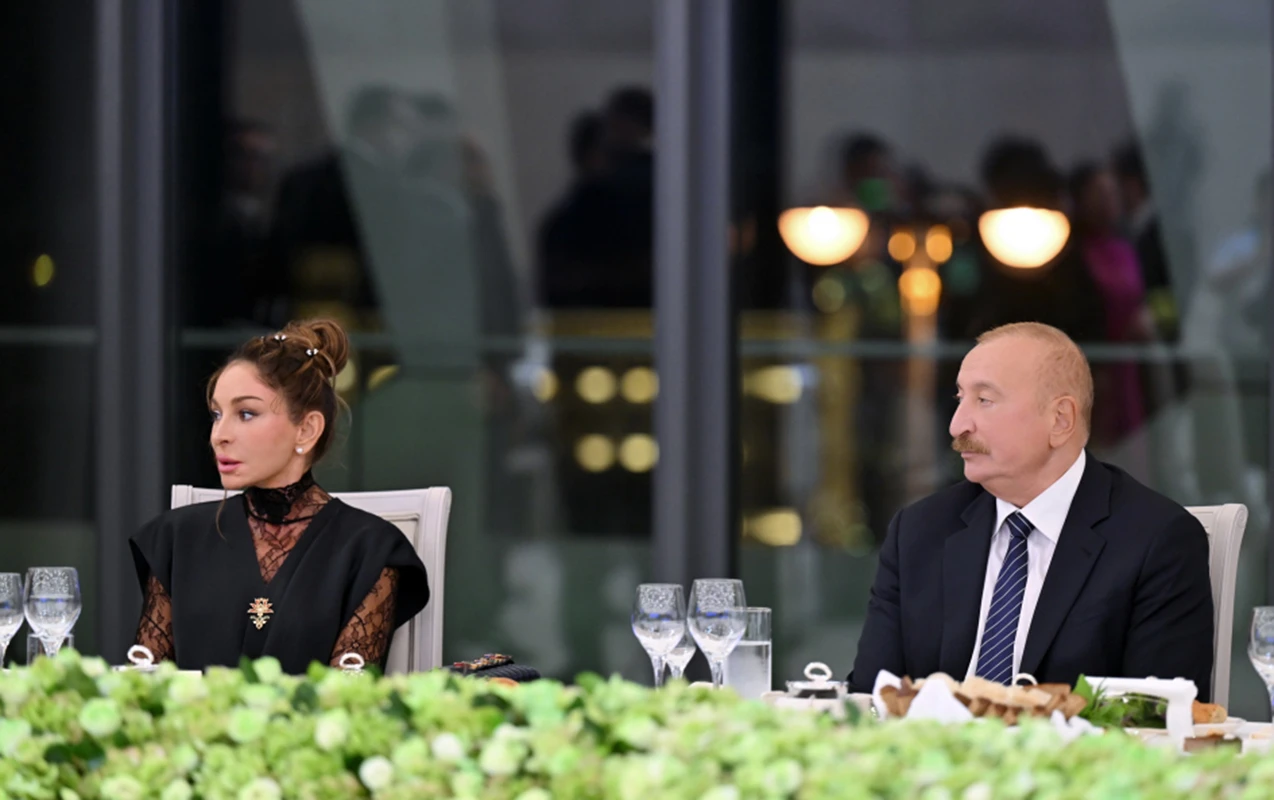 Prezident ailəsi ilə Bakıda şam yeməyində