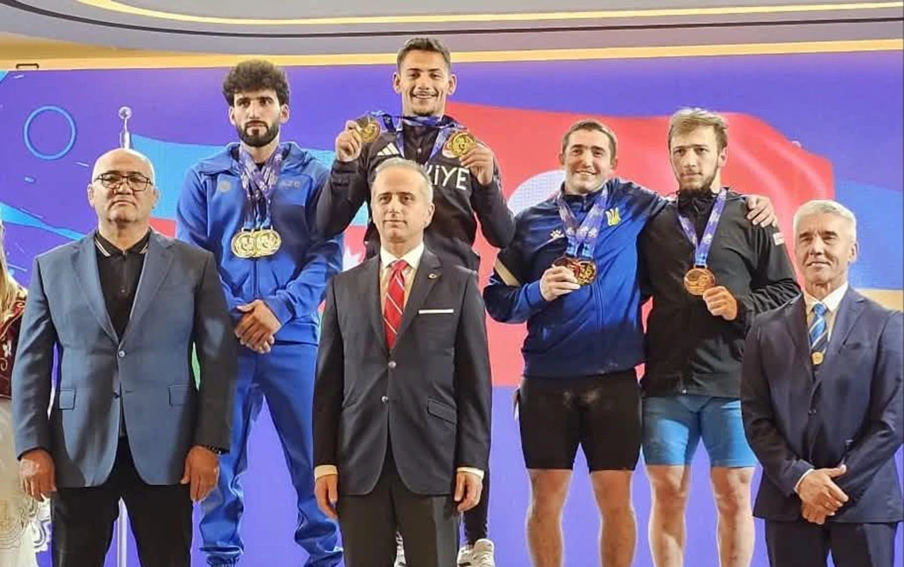 Fuad Həsənov Avropa birinciliyində 3 medal qazandı
