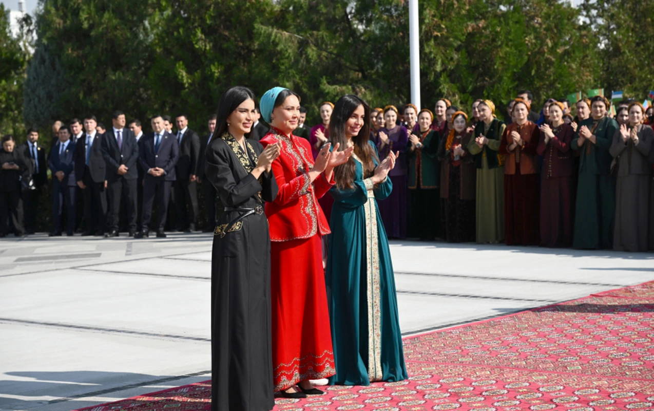 Leyla Əliyeva MAMA “Ana təbiət” beynəlxalq incəsənət sərgisində