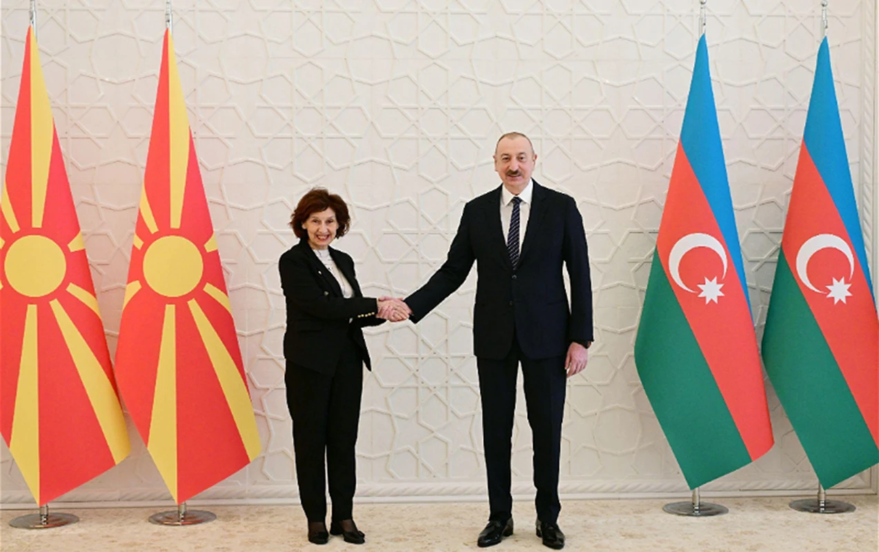 Həmkarı İlham Əliyevə zəng etdi