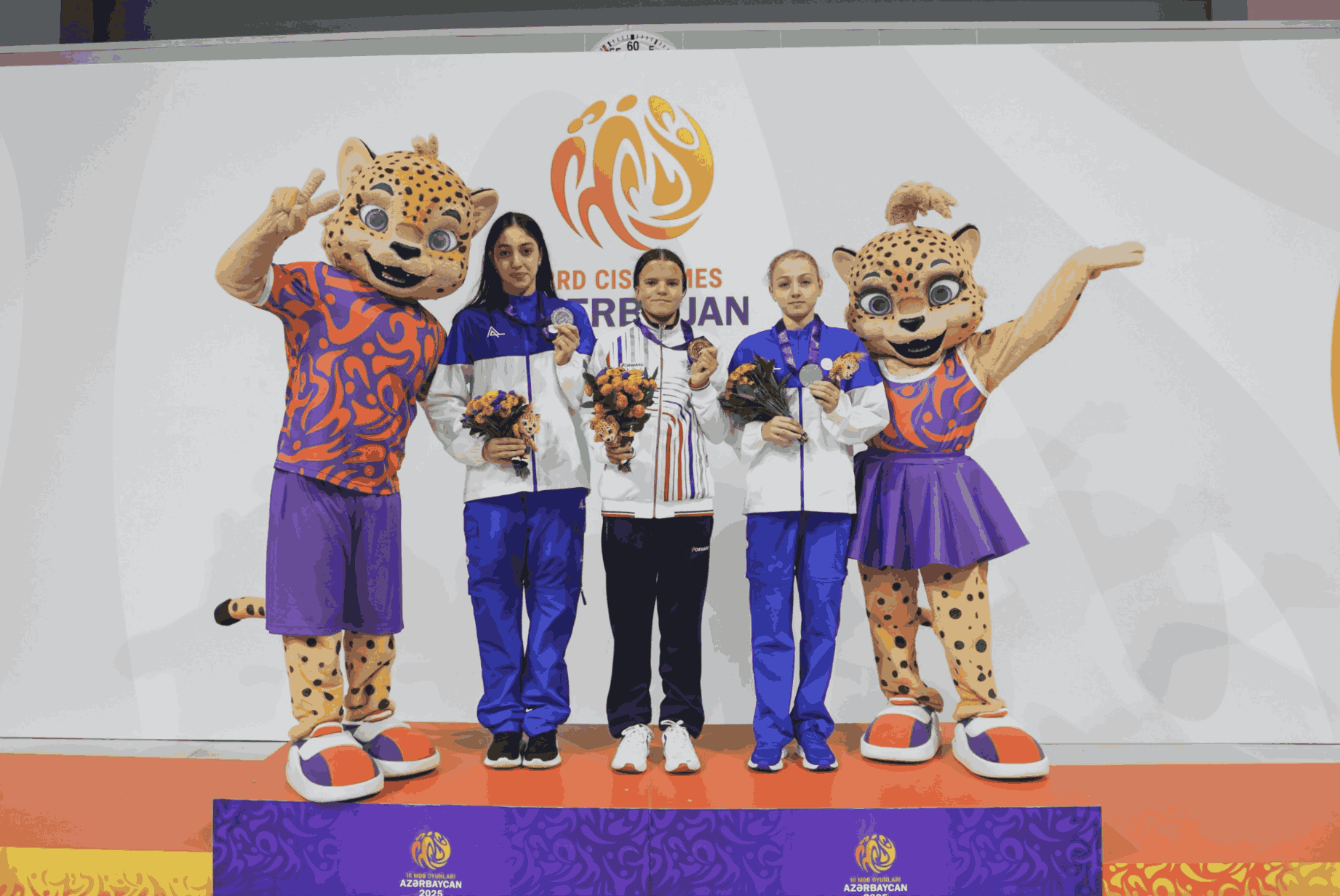 MBD oyunlarinda üzgüçülərimiz 4 medal qazanıb