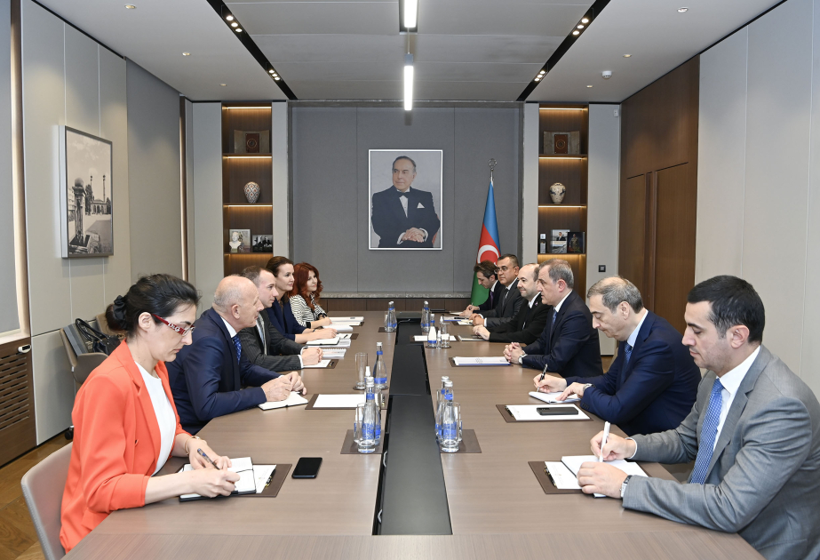 Ceyhun Bayramov Serbiyanın dövlət katibi ilə görüşüb