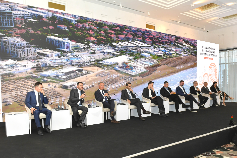 Birinci Azərbaycan Beynəlxalq İnvestisiya Forumunda “Sea Breeze and Real Estate” panel sessiyası keçirilib