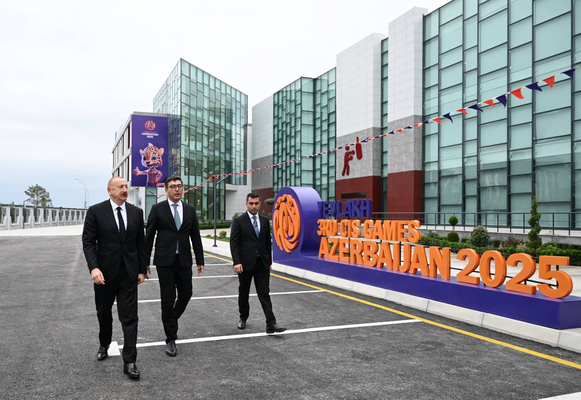 İlham Əliyev Yevlax Olimpiya İdman Kompleksinin açılışında iştirak edib