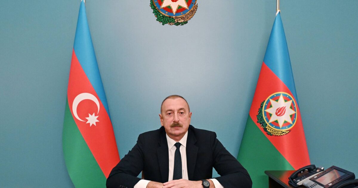 İlham Əliyev Forum iştirakçılarına müraciət ünvanladı