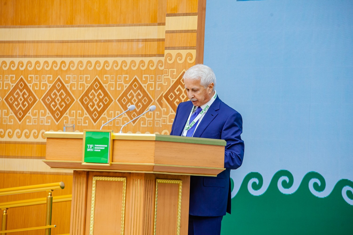 İqtisadiyyat nazirinin müavini Türkmənistan İnvestisiya Forumunda iştirak edib