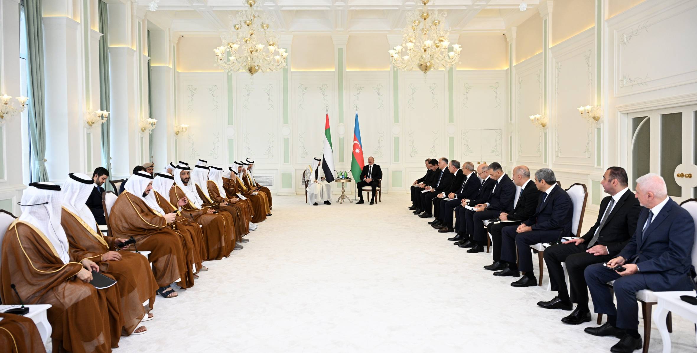 Prezidentlər İlham Əliyevin və Şeyx Məhəmməd bin Zayed Al Nəhyanın geniş tərkibdə görüşü olub