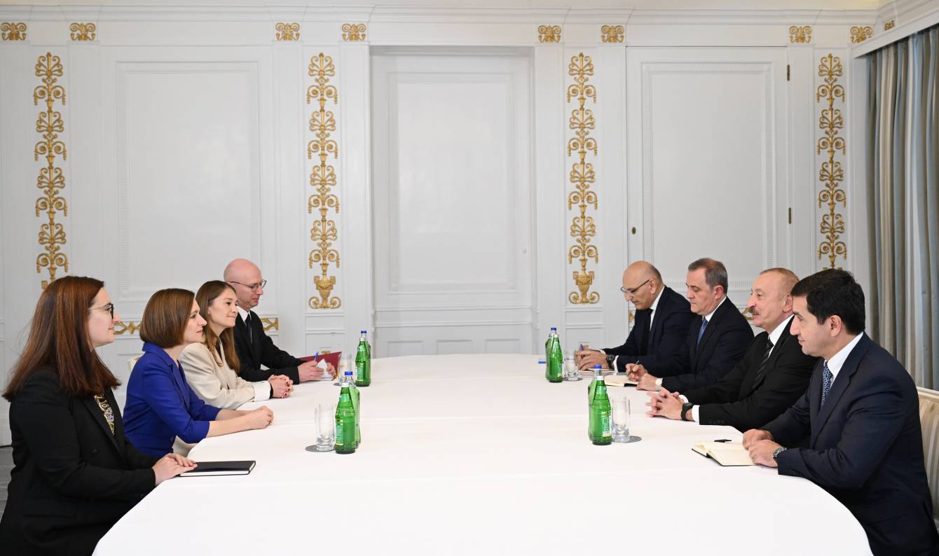 İlham Əliyev Kopenhagendə Moldova Prezidenti ilə görüşüb
