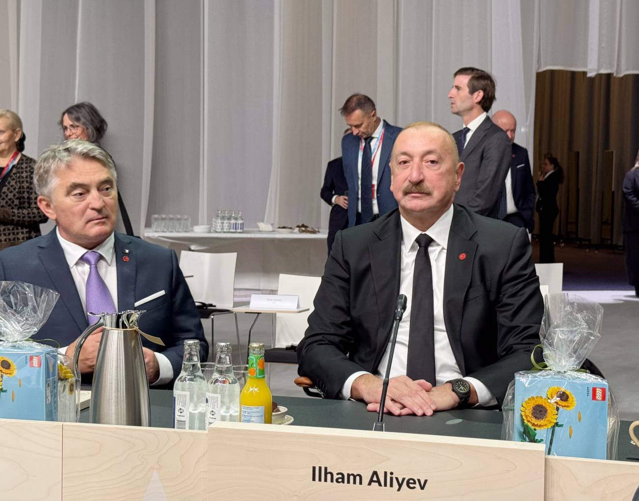 İlham Əliyev “Avropa Siyasi Birliyi”nin 7-ci Zirvə toplantısının açılış plenar sessiyasında iştirak edir