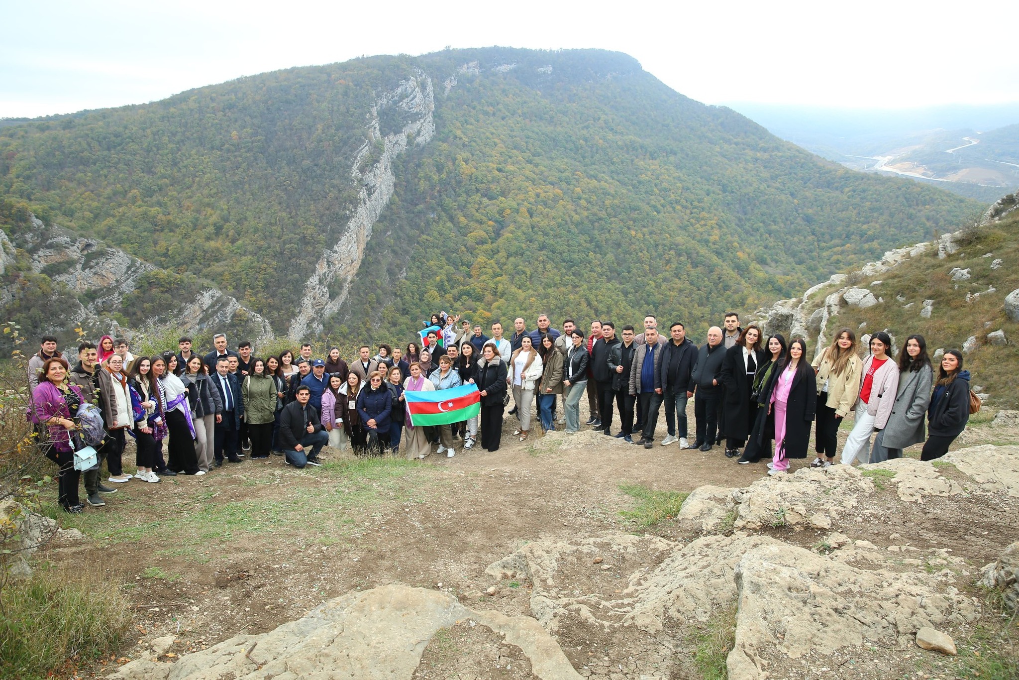 "QHT-lərin VI İnkişaf və Mübadilə Proqramı"nın iştirakçıları üçün Şuşada gəzinti təşkil edilib