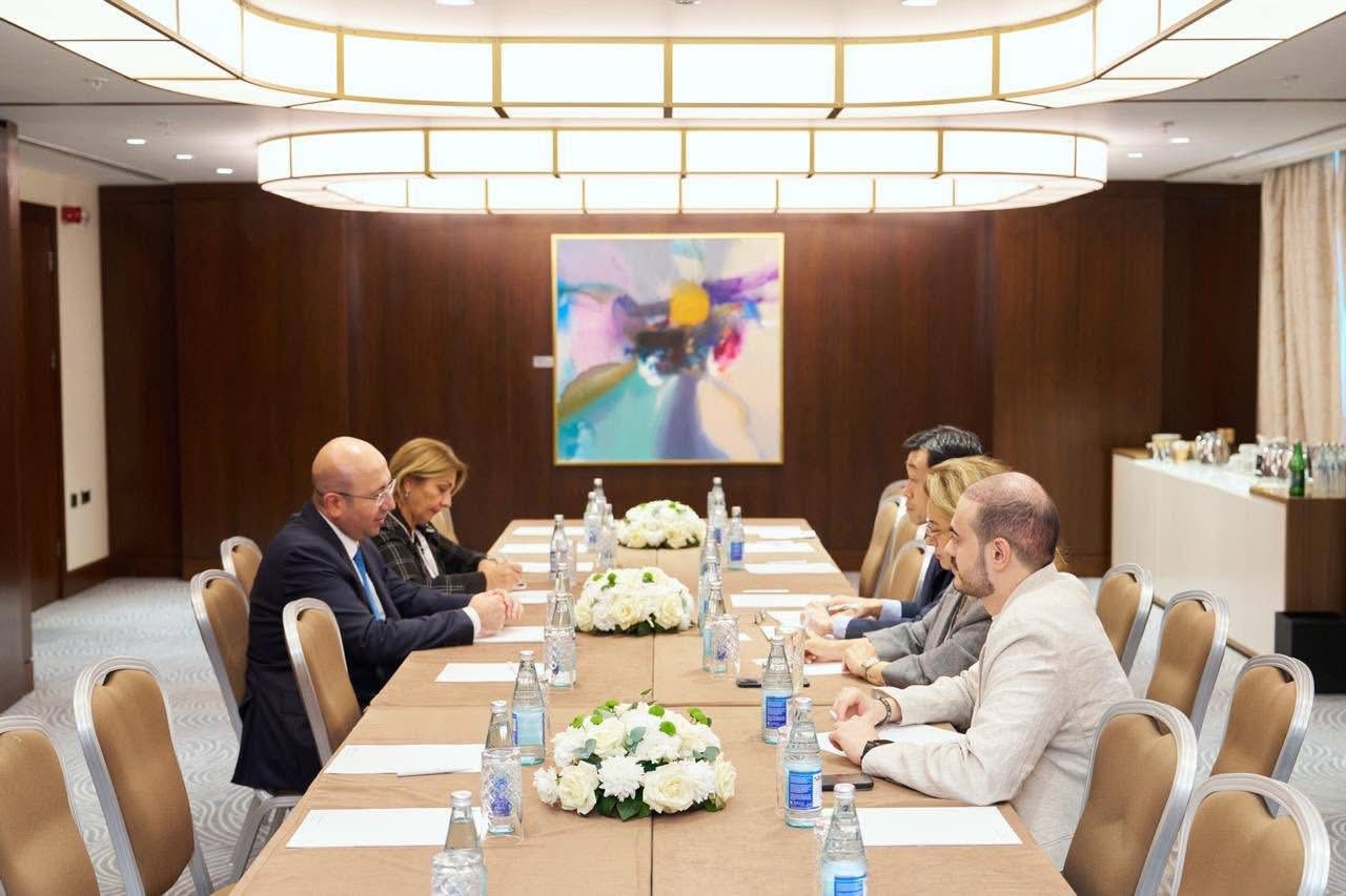 Anar Quliyev Asiya İnkişaf Bankının Şəhər İnkişafı və Su Resursları Departamentinin direktoru Norio Saito ilə görüş keçirib