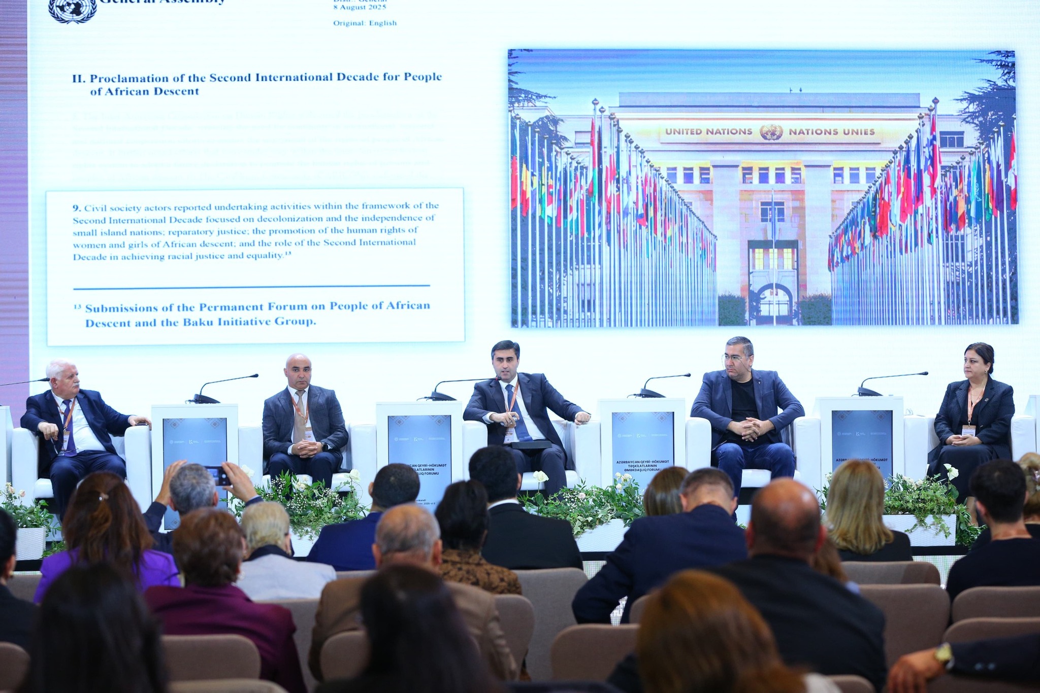 “Dünyaya açılmış Azərbaycan QHT-ləri: təklənməyə qarşı birləşmə texnikası” adlı panel müzakirəsi olub